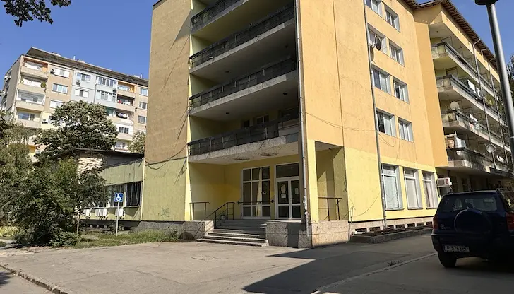 Общината наема празна сграда на КОЦ - Русе срещу 788 евро месечно заради мащабен ремонт Общината наема празна сграда на КОЦ - Русе срещу 788 евро месечно заради мащабен ремонт