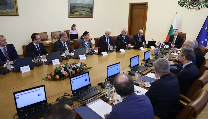 Кабинетът на Андрей Гюров отлага увеличението на тол таксите до юли Кабинетът на Андрей Гюров отлага увеличението на тол таксите до юли