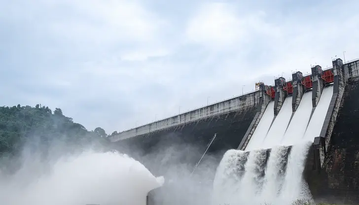 Осем големи водоема в страната не издържаха на пролетното пълноводие Осем големи водоема в страната не издържаха на пролетното пълноводие