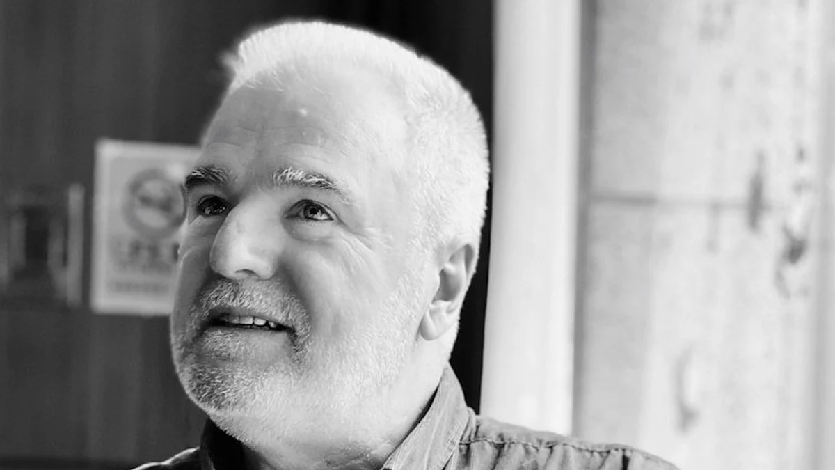 Поклонението пред създателя на Хит минус едно“ е днесДнес от