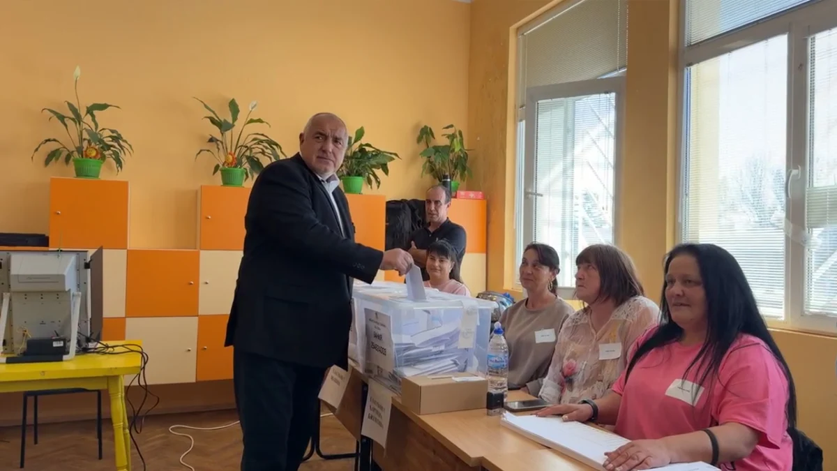 Лидерът на ГЕРБ гласува в БанкяШансовете за съставяне на редовно