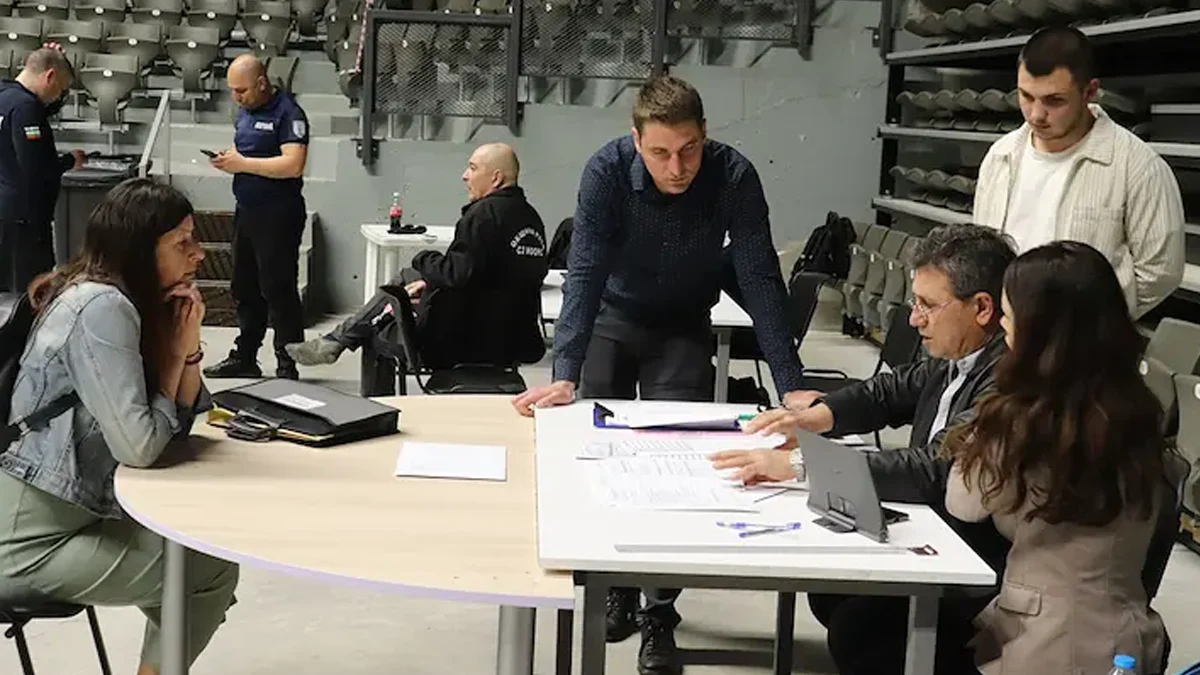 РИК обявява окончателните резултати от вота в 12:30 часаВсички секционни