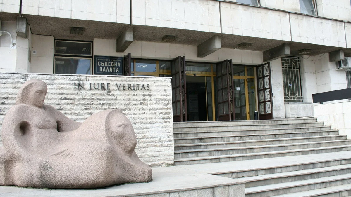 Мъжът остава в ареста за 72 часа, грозят го до