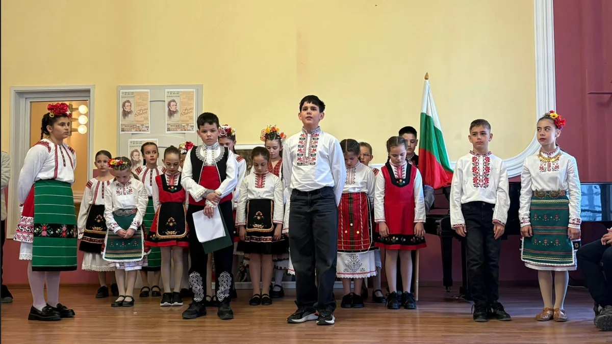 Ученици от ОУ Иван Вазов отбелязаха 150 години от Априлското