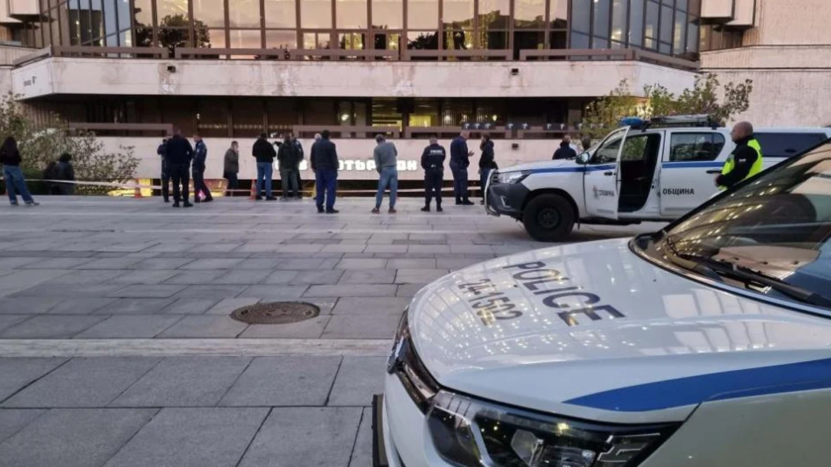 Лекарите в Пирогов продължават да се борят за живота на