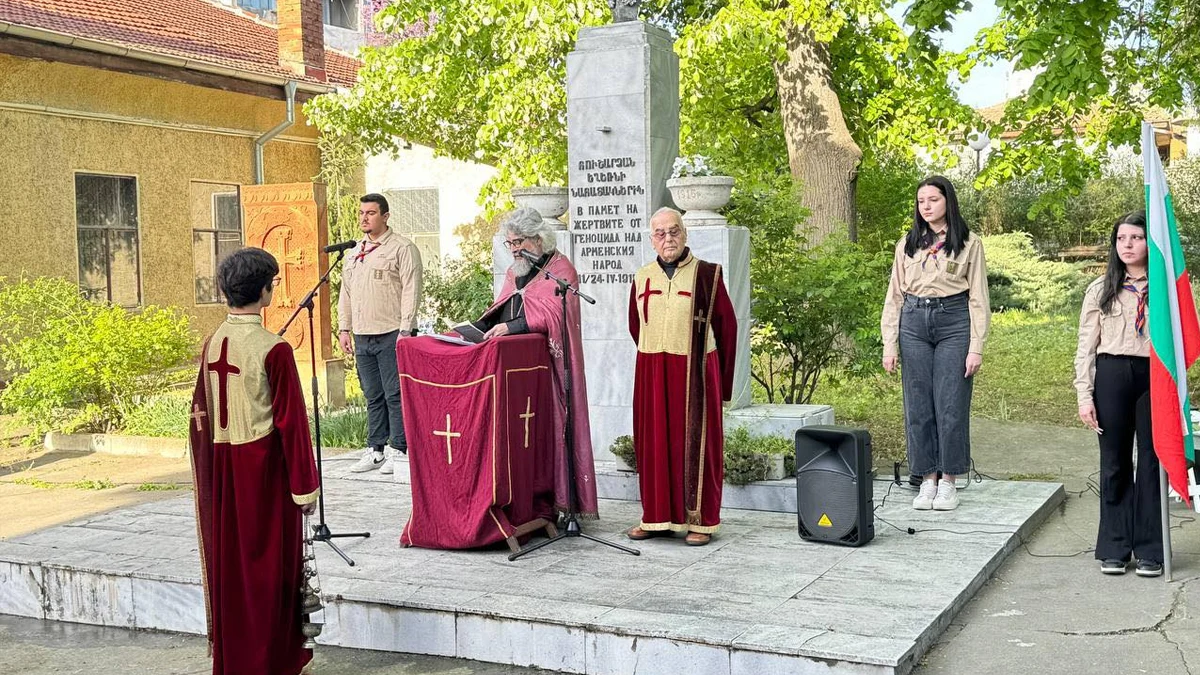 Институции и граждани сведоха глава пред жертвите на геноцидаС възпоменателна