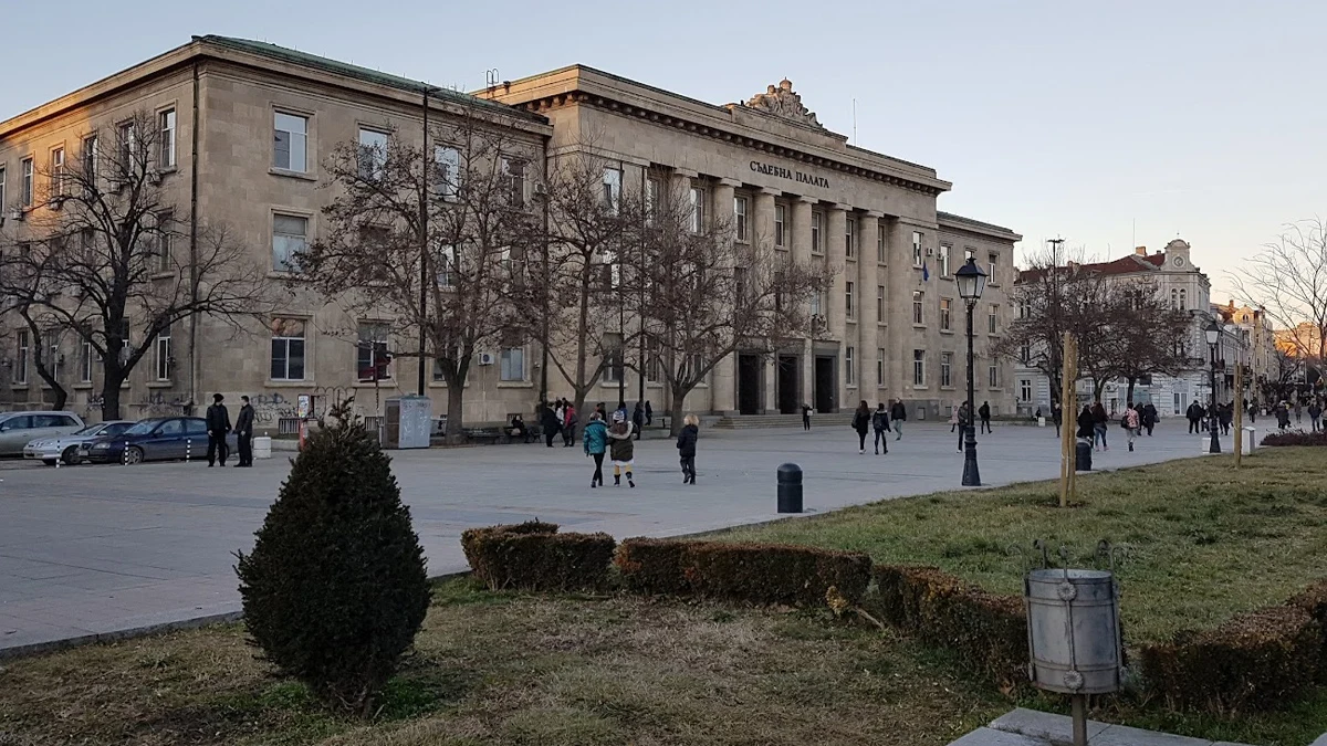 Отборите стартират надпреварата от Съдебната палата в градаНа 6 май