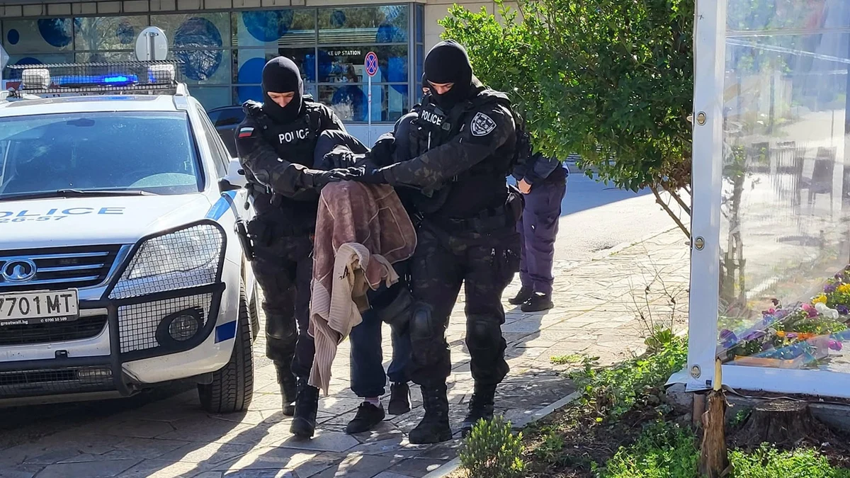 Полицията арестува петима и конфискува хиляди евро преди изборитеПетима души