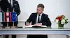 Петер Мадяр орязва заплатите на държавния апарат