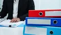 Народът изчезва, държавата назначи 10% повече чиновници