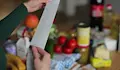 Инфлацията оставя българите без почивки и дрехи