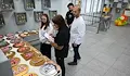 Ученици изпекоха сладка азбука от медено тесто