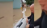 Мъж подкара лодка по улиците на Севлиево