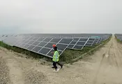Соларни панели с площта на България ще захранват планетата