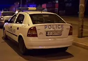 Мъж изхвърли дрога пред полицаи в квартал "Чародейка"