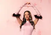 DARA щурмува финала на "Евровизия"