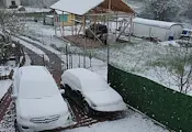 Снежна покривка натрупа в Смолян