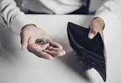 Шест навика, които ни тласкат към бедност