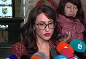 Петима младежи източиха 120 000 евро с фалшиви лични карти