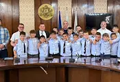 Пенчо Милков награди златните момчета от Мартен