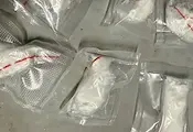 Митничари конфискуваха над хиляда пратки с дрога