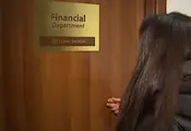 Валят сигналите за брокер на имоти, който задържа стоп-капаро