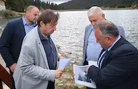 Вдигат мост над пропадналия път за Пампорово