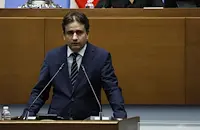 Божидар Божанов: Стари икономически кръгове надничат зад министрите