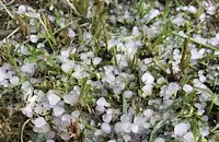 Гръмотевични бури и градушки връхлитат България