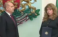 Илияна Йотова връчва първия мандат на Румен Радев
