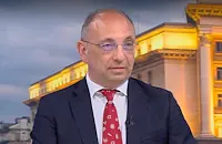 Николай Василев: Държавата трябва да съкрати 30 000 чиновници