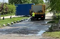Измиха алеите в парка след края на Тарлата