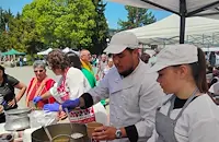 Ученици от Русе сготвиха курбана за Гергьовден в Щръклево