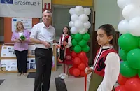 ОУ "Тома Кърджиев" откри пет високотехнологични класни стаи