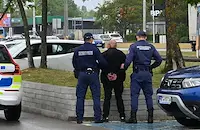 Укротиха с тейзър въоръжен рецидивист пред търговски център в София