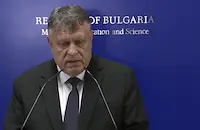 МОН въвежда електронни служебни бележки за предстоящите матури