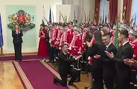 Предложение за брак в Гербовата зала