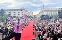 Хиляди очакват Дара на живо в центъра на София