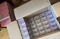 Скриха близо 20 000 бездимни цигари зад резервоар на автобус