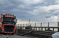 Катастрофирал ТИР затрудни движението по "Хемус"