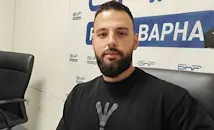 Варненец прави 45 000 коремни преси без да спи