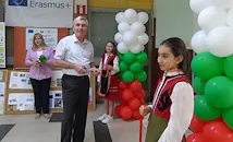 ОУ "Тома Кърджиев" откри пет високотехнологични класни стаи