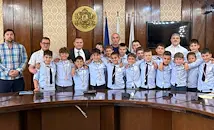 Пенчо Милков награди златните момчета от Мартен
