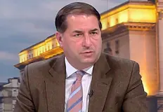Конституционалистът критикува идеите на ПП ДБ за промени в ТемидаПреподавателят по