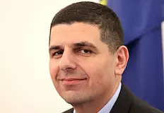 Според политика задържането под стража на доставчика е опит за