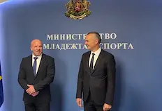 Димитър Илиев предаде ръководството на спортното министерствоЕнчо Керязов официално встъпи