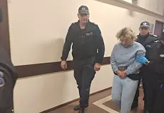 Съдът остави в ареста литовката намушкала четирима души във ВарнаВарненският