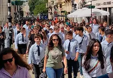 Два лъча се събраха пред сградата на общинатаРусе отбелязва Деня