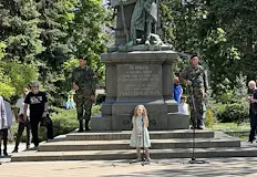 Богата програма с игри и музика изпълва центъра на градаНавръх
