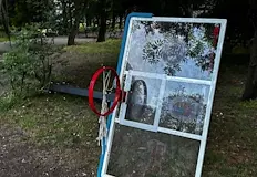 Жители искат оставката на кмета Цвета НиколаеваМетален баскетболен кош падна